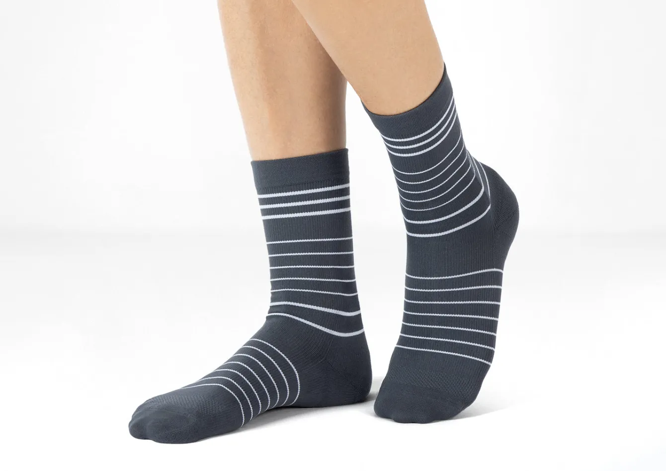 OrthoFeet Compression Socks<Mid-Calf Compression Socks - 18-25 mmHg - Dark Gray