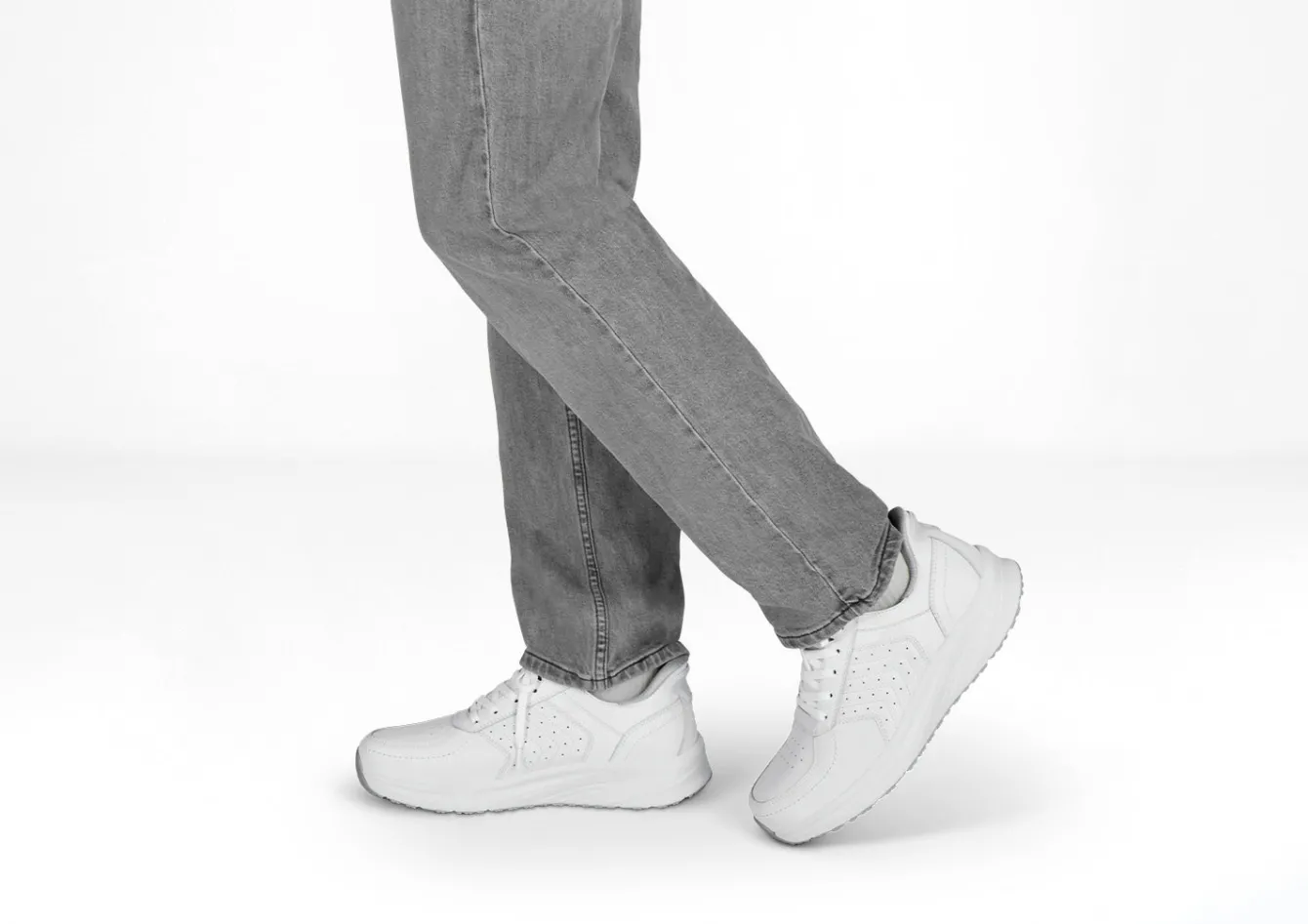 OrthoFeet Sneakers|Casual Shoes<Navigate Hands-Free - White