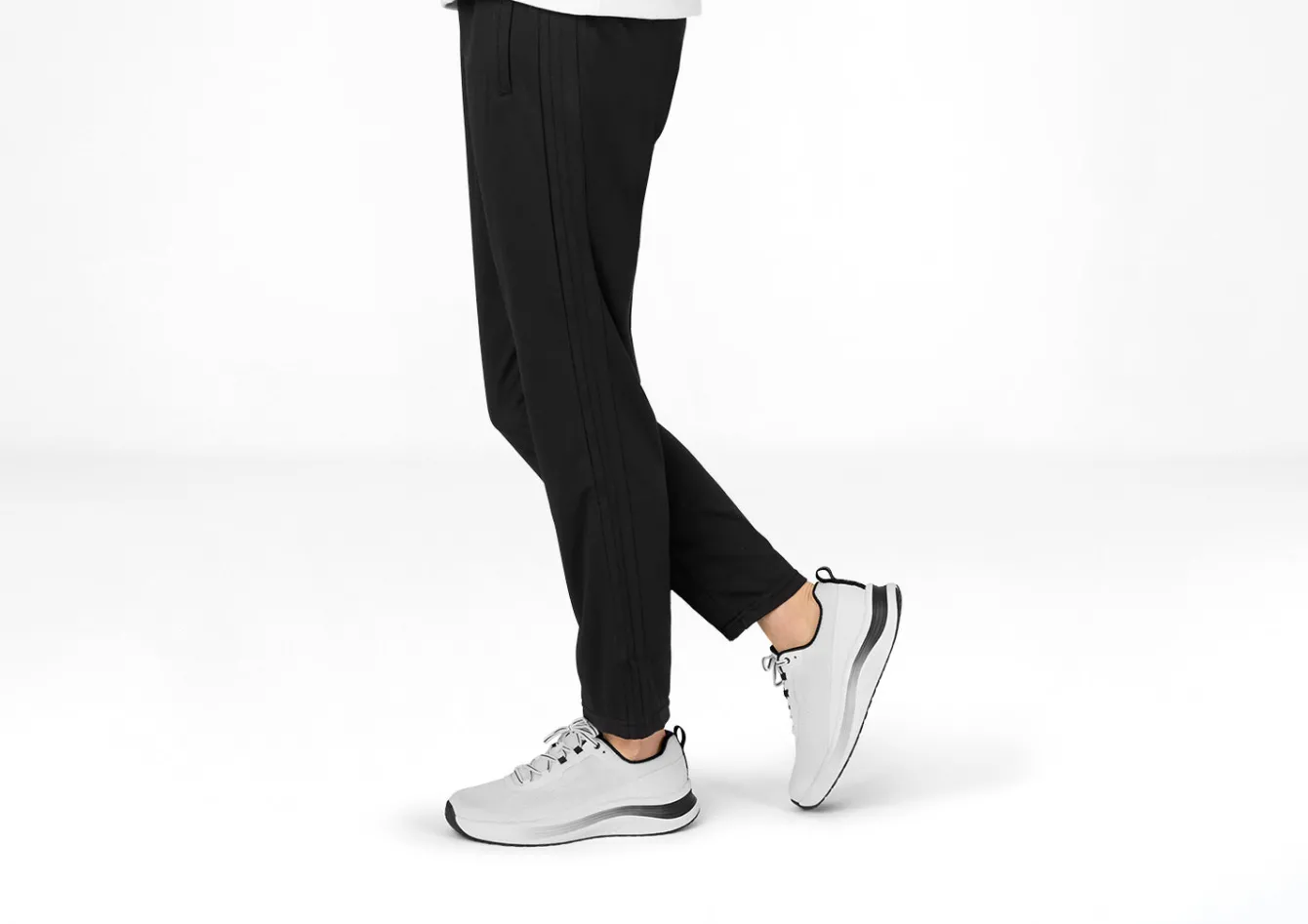 OrthoFeet Sneakers|Athletic Sneakers<Relay - White
